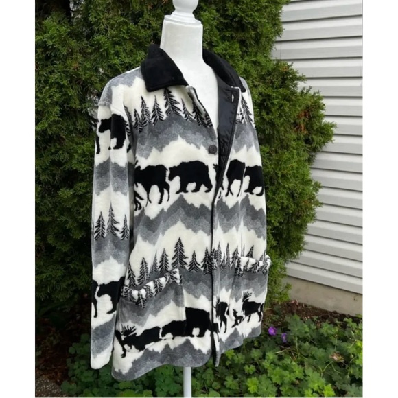 🎁🆕 Unisex-Oversized, or not-comfy soft fleece cardigan w/Canadian wildlife - Picture 13 of 16